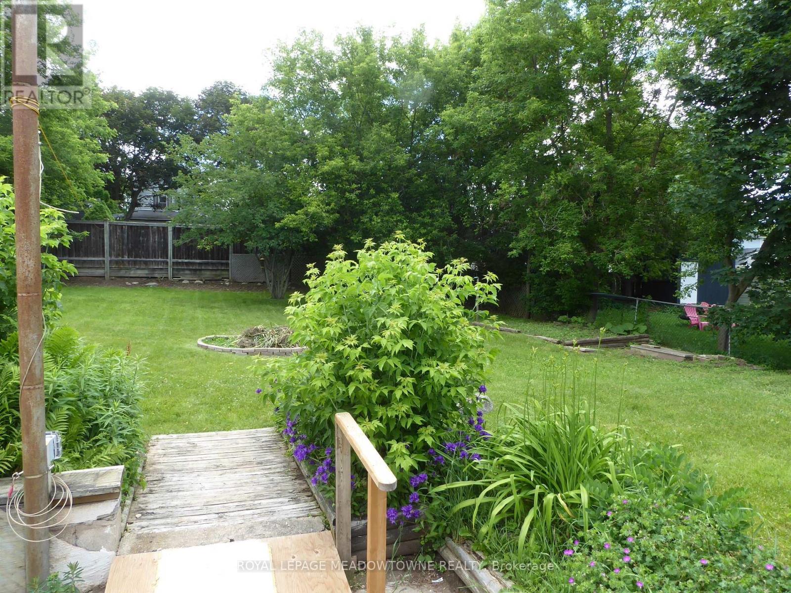 43 Cobblehill Road, Halton Hills (Ac Acton), Ontario  L7J 1P1 - Photo 33 - W13450918
