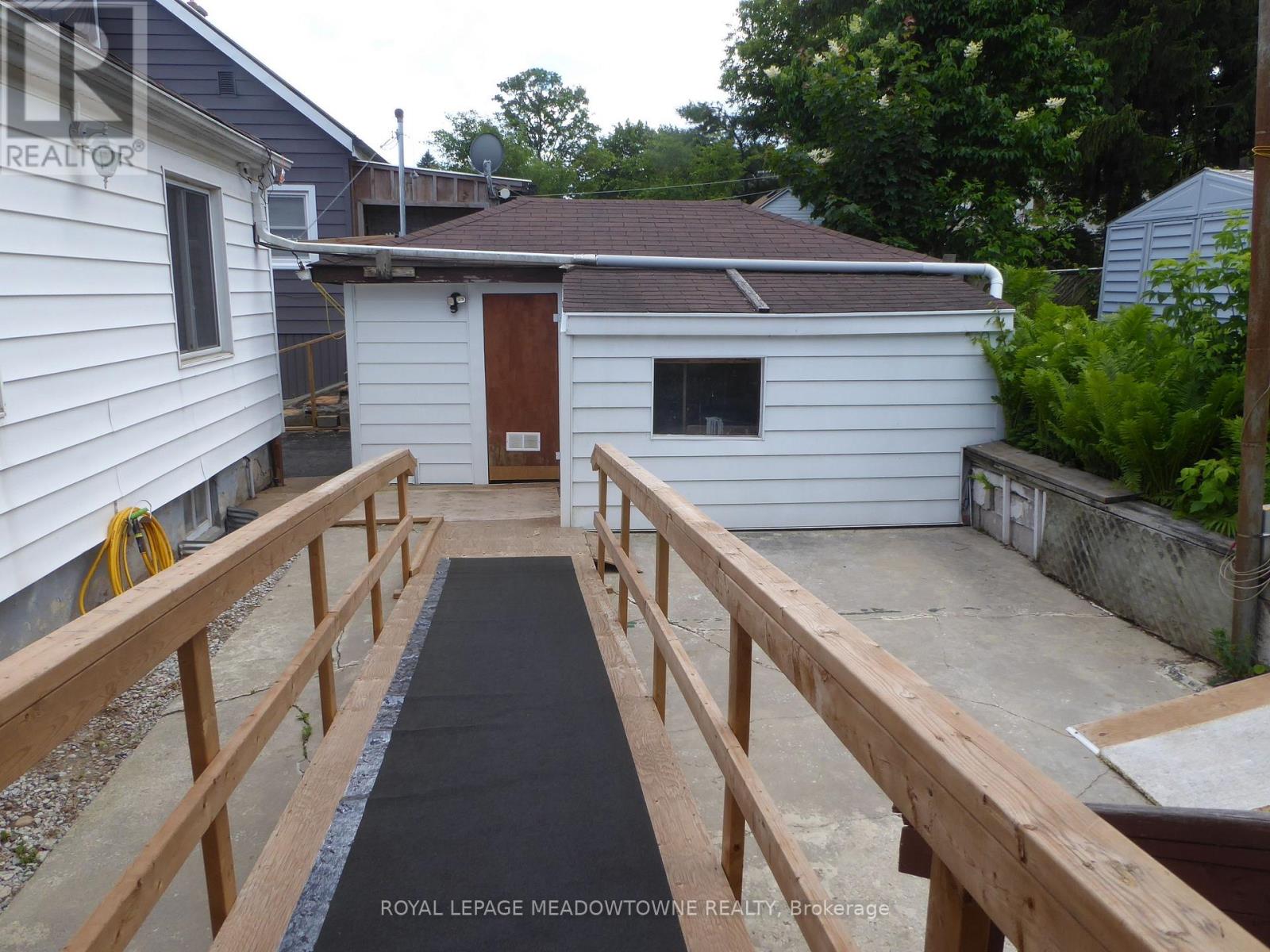 43 Cobblehill Road, Halton Hills (Ac Acton), Ontario  L7J 1P1 - Photo 34 - W13450918