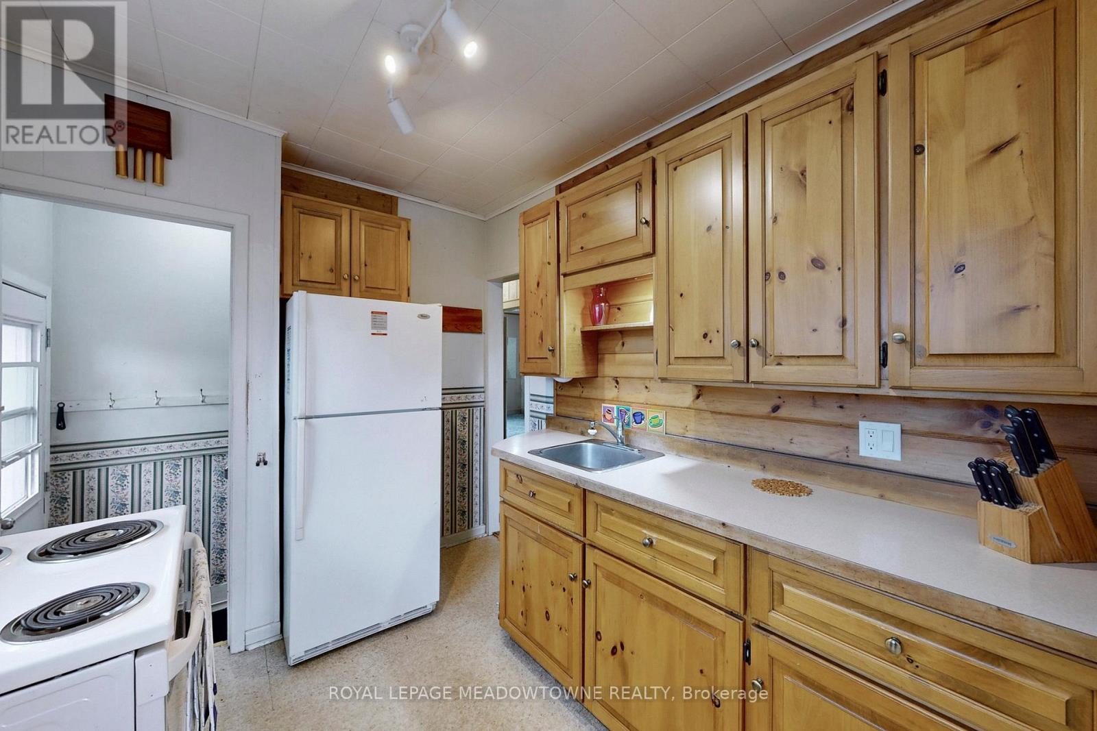 43 Cobblehill Road, Halton Hills (Ac Acton), Ontario  L7J 1P1 - Photo 6 - W13450918