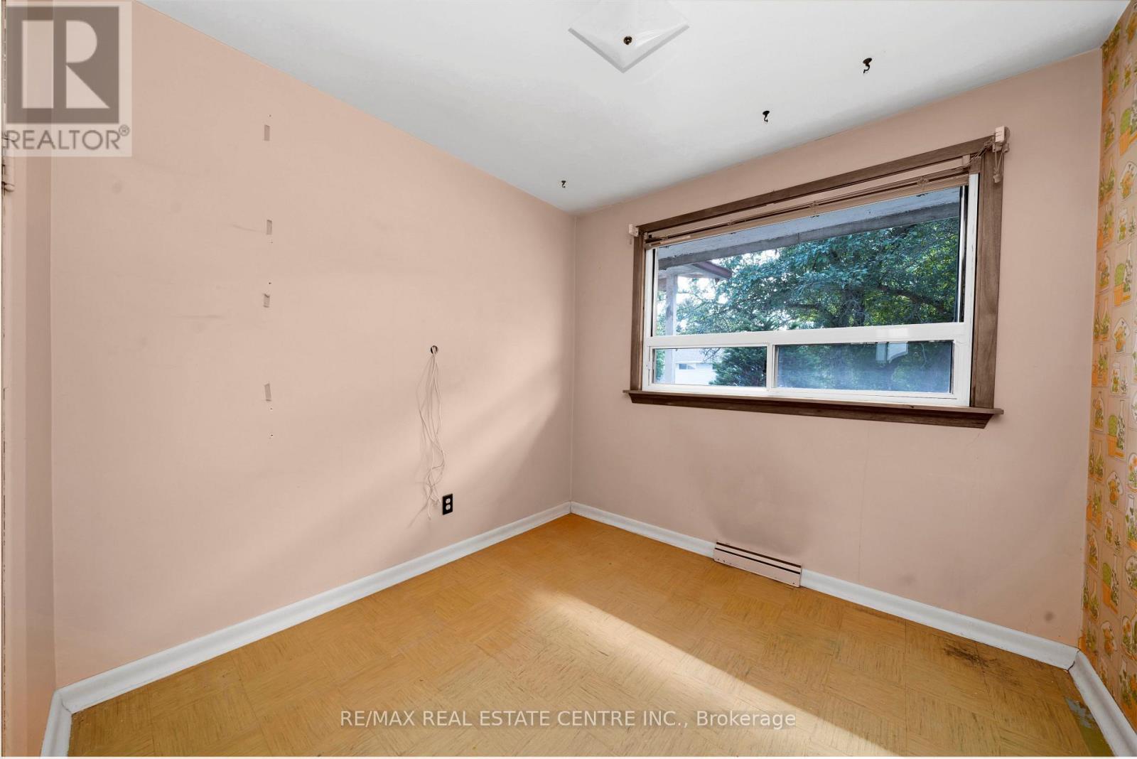 4 Pauline Street, Halton Hills (Georgetown), Ontario  L7G 1V7 - Photo 12 - W13451392