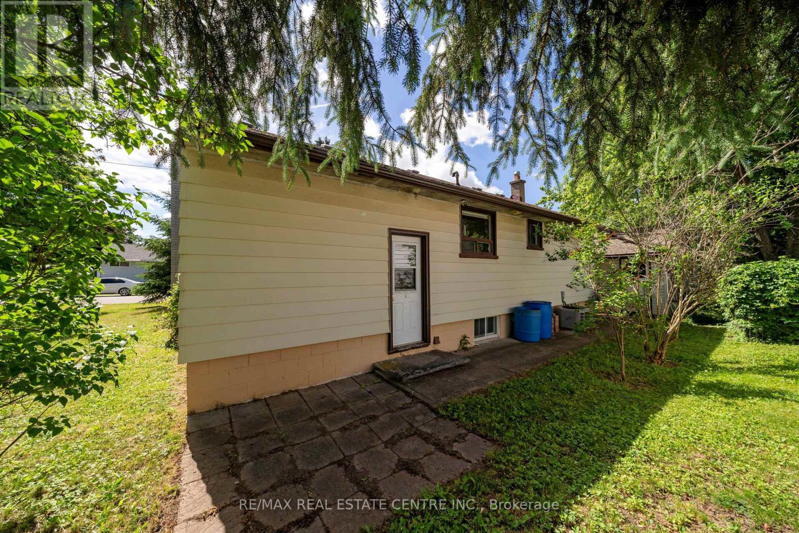4 Pauline Street, Halton Hills (Georgetown), Ontario  L7G 1V7 - Photo 6 - W13451392