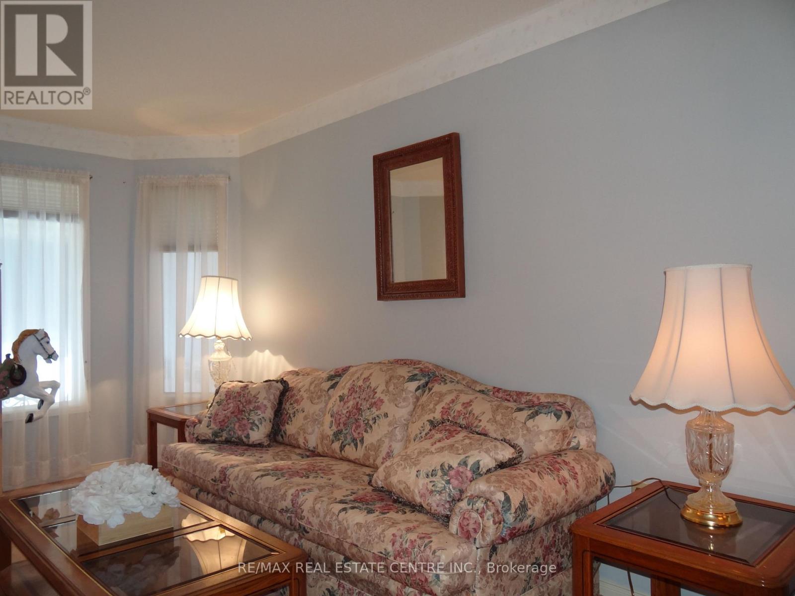 42 Davis Crescent, Halton Hills (Georgetown), Ontario  L7G 5P5 - Photo 10 - W13451690