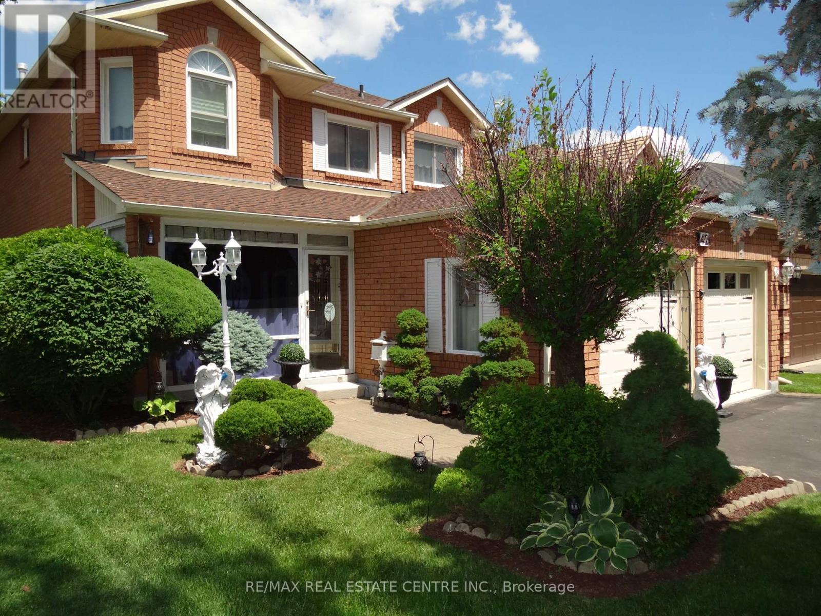 42 Davis Crescent, Halton Hills (Georgetown), Ontario  L7G 5P5 - Photo 3 - W13451690