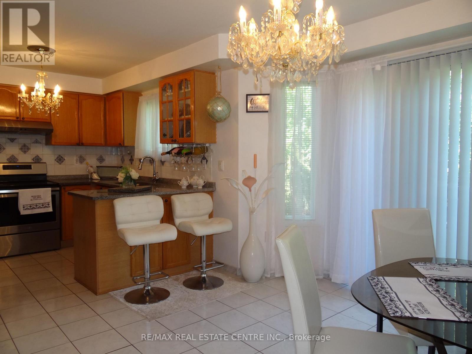 42 Davis Crescent, Halton Hills (Georgetown), Ontario  L7G 5P5 - Photo 6 - W13451690