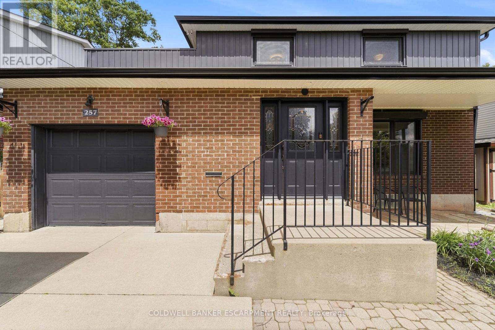 257 Kingham Road, Halton Hills (Ac Acton), Ontario  L7J 2T3 - Photo 5 - W13451848