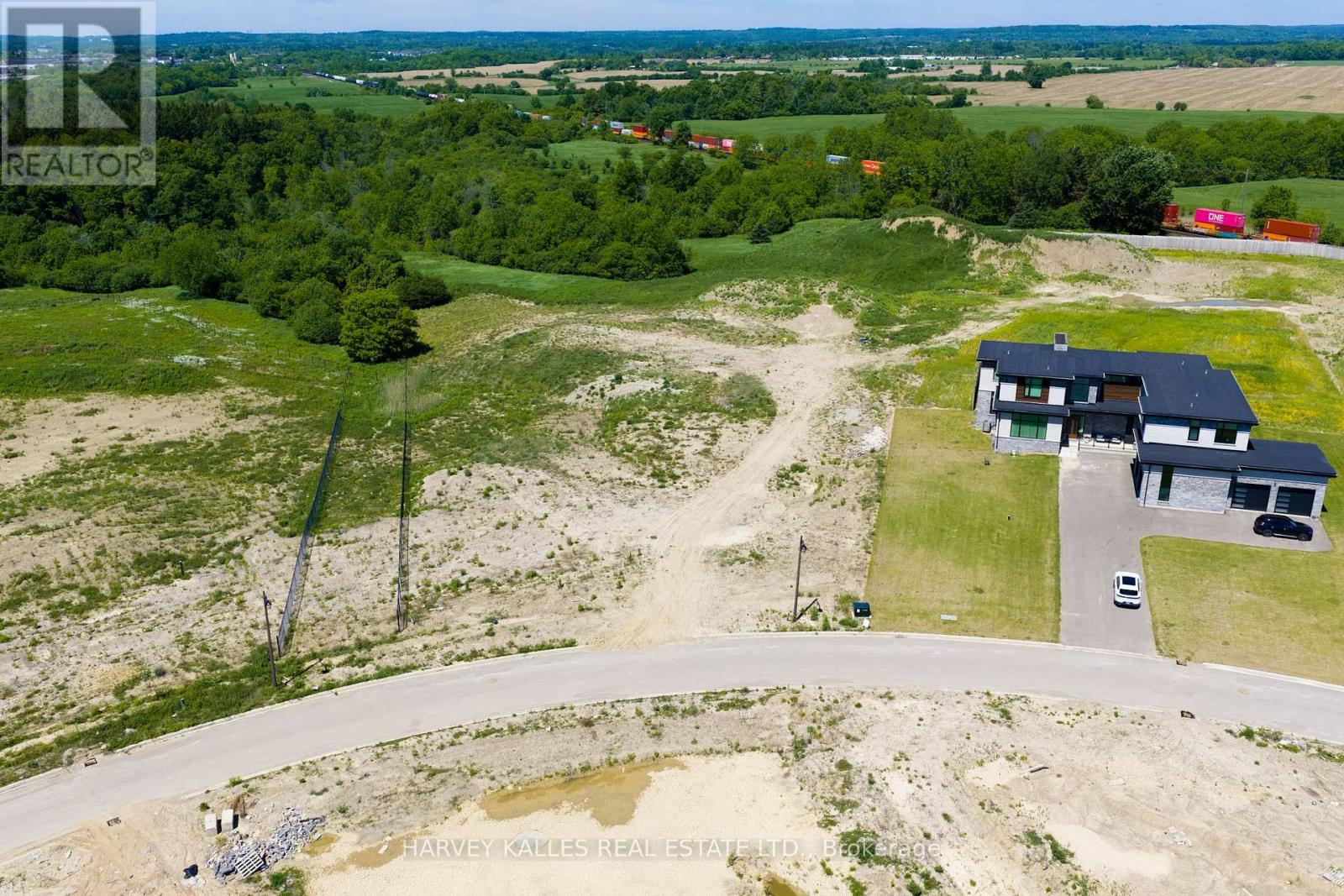 24 Sugarbush Court, Halton Hills (Rural Halton Hills), Ontario  L7G 4S7 - Photo 3 - W13455350