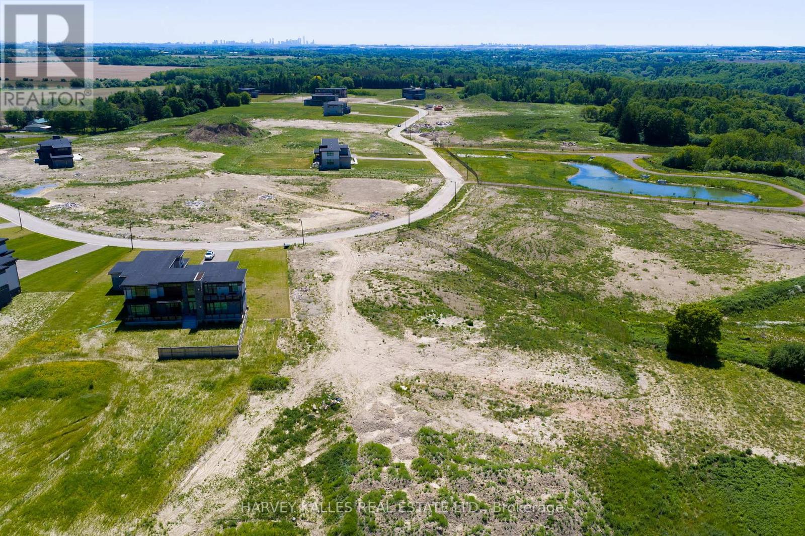 24 Sugarbush Court, Halton Hills (Rural Halton Hills), Ontario  L7G 4S7 - Photo 8 - W13455350