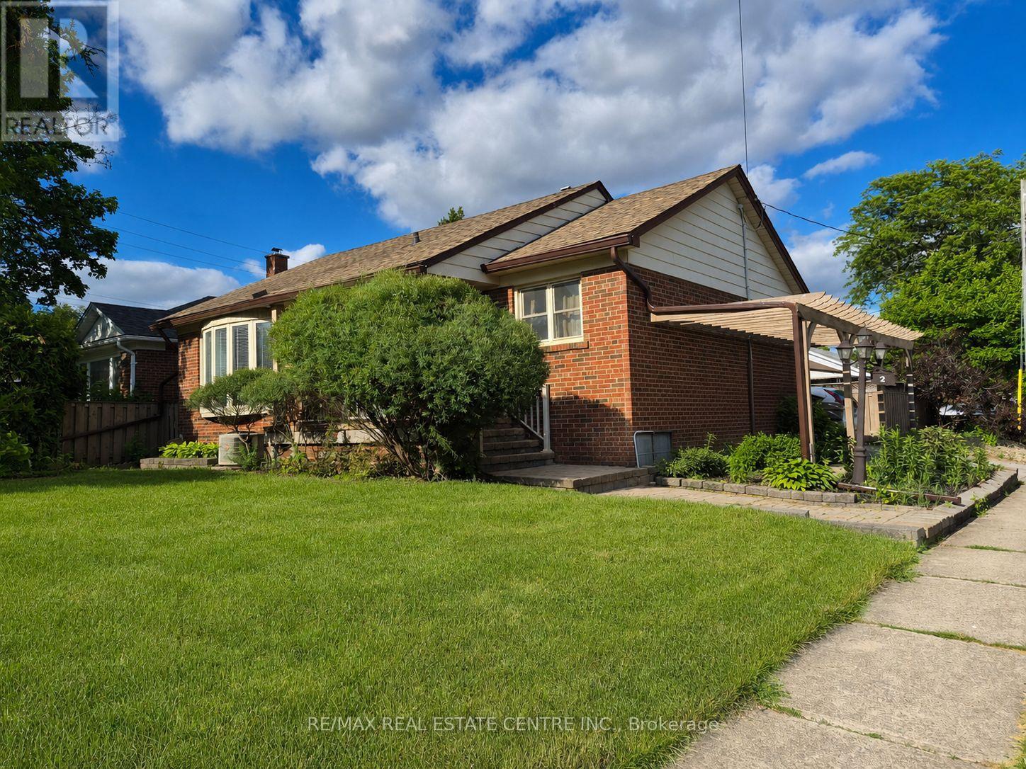 2 Bard Lane, Halton Hills (Georgetown), Ontario  L7G 2M7 - Photo 1 - W13455648