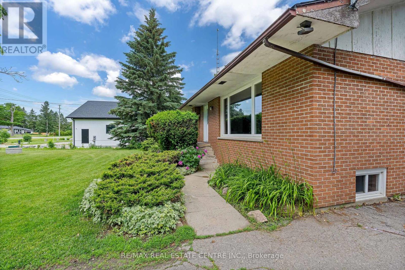 9409 Eighth Line, Halton Hills (Rural Halton Hills), Ontario  L7G 4S5 - Photo 6 - W13457218