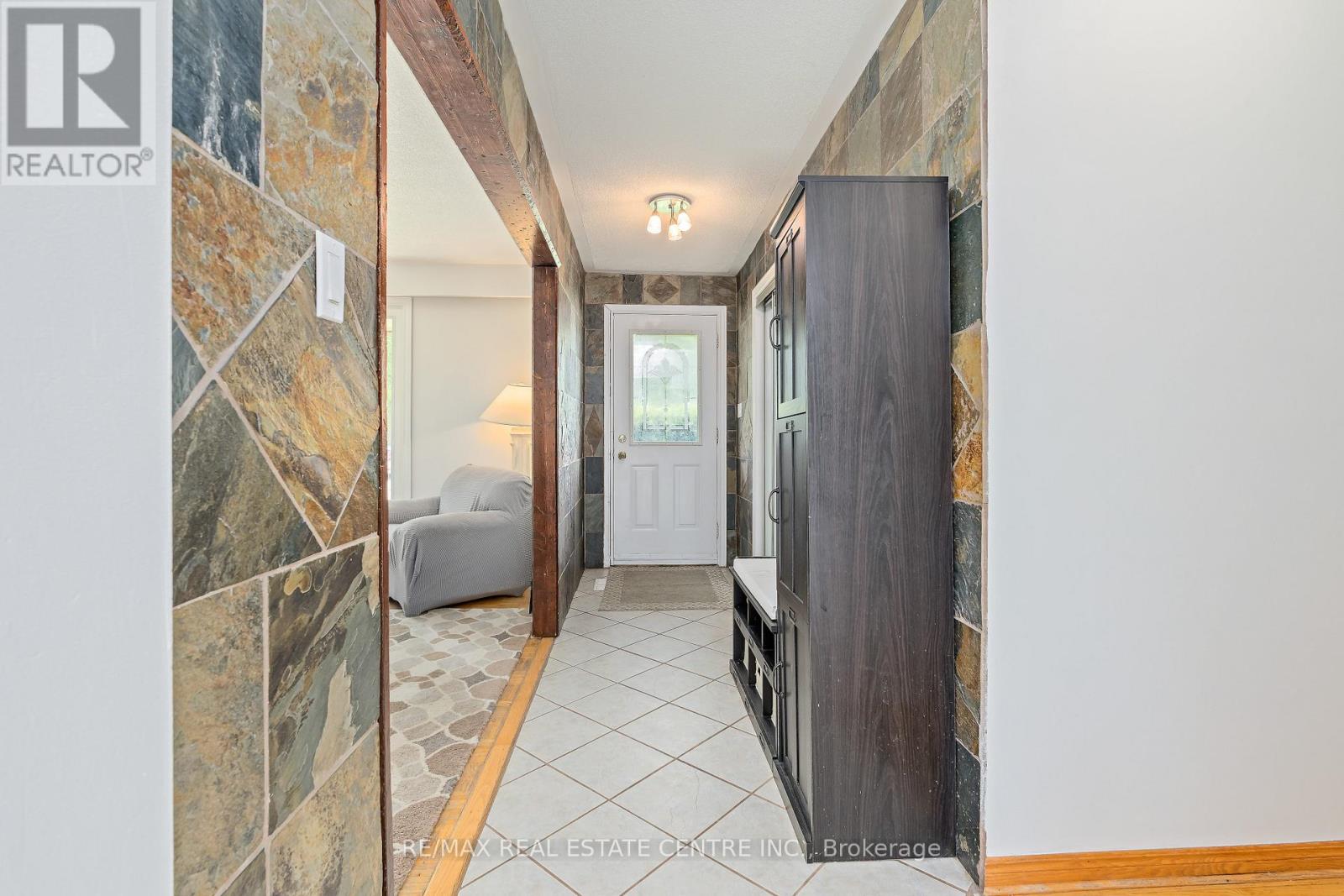 9409 Eighth Line, Halton Hills (Rural Halton Hills), Ontario  L7G 4S5 - Photo 9 - W13457218