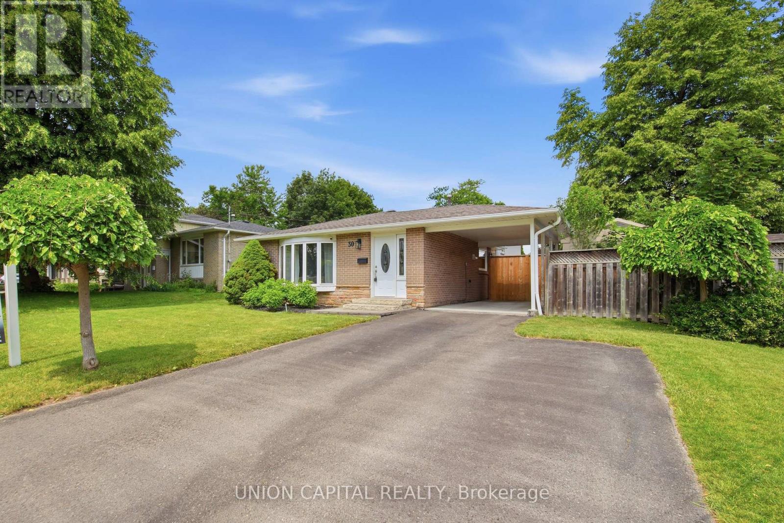 30 Irwin Crescent, Halton Hills (Georgetown), Ontario  L7G 1G1 - Photo 1 - W13459046