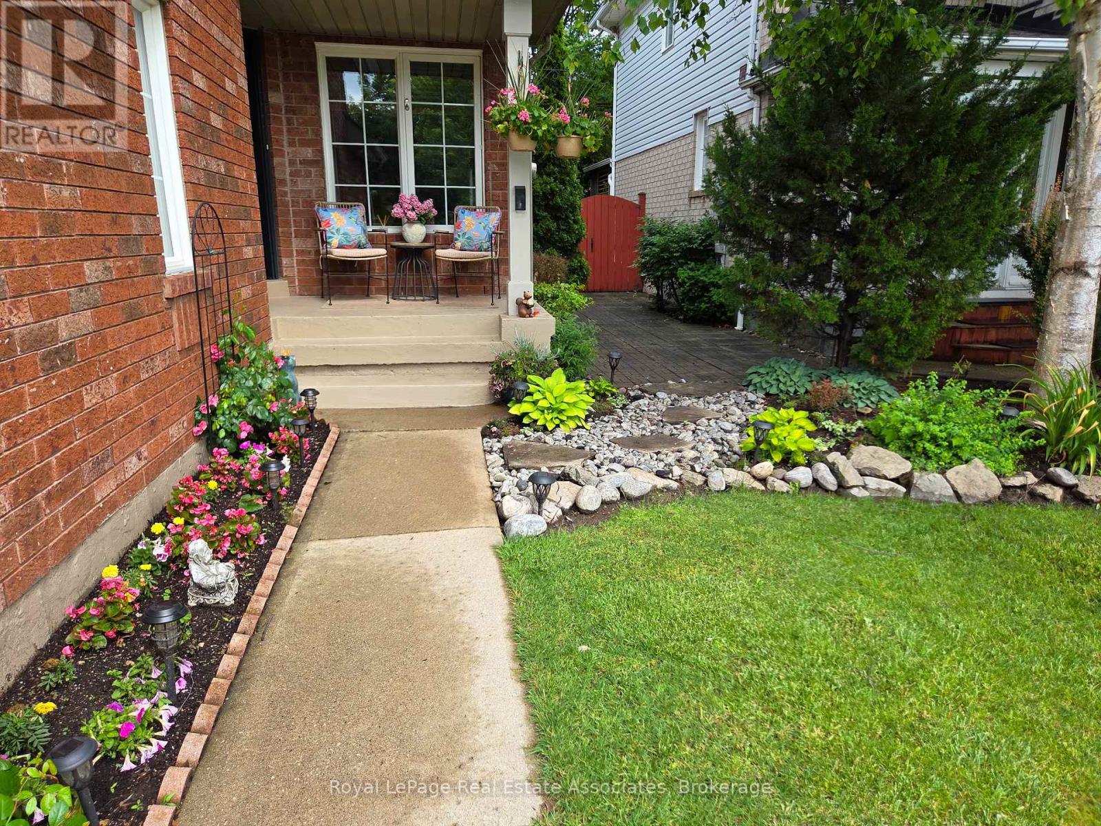 34 STANDISH STREET, halton hills (georgetown), Ontario