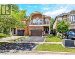 <div class="price">$999,900</div> 34 Meadowlark Drive, Halton Hills (Georgetown)<br><div style="margin-bottom:8px;"><small>Royal LePage Meadowtowne Realty</small></div><div class='bed_bath'>3 Bed | 4 Bath</div>