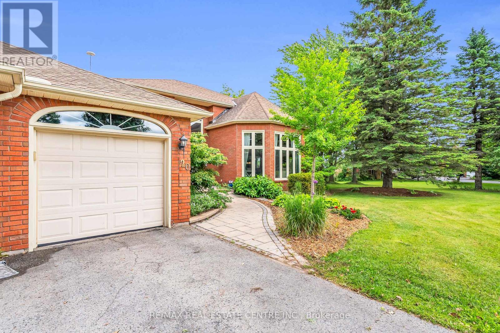 20 Shortill Road, Halton Hills (Rural Halton Hills), Ontario  L7G 4S4 - Photo 5 - W13461258