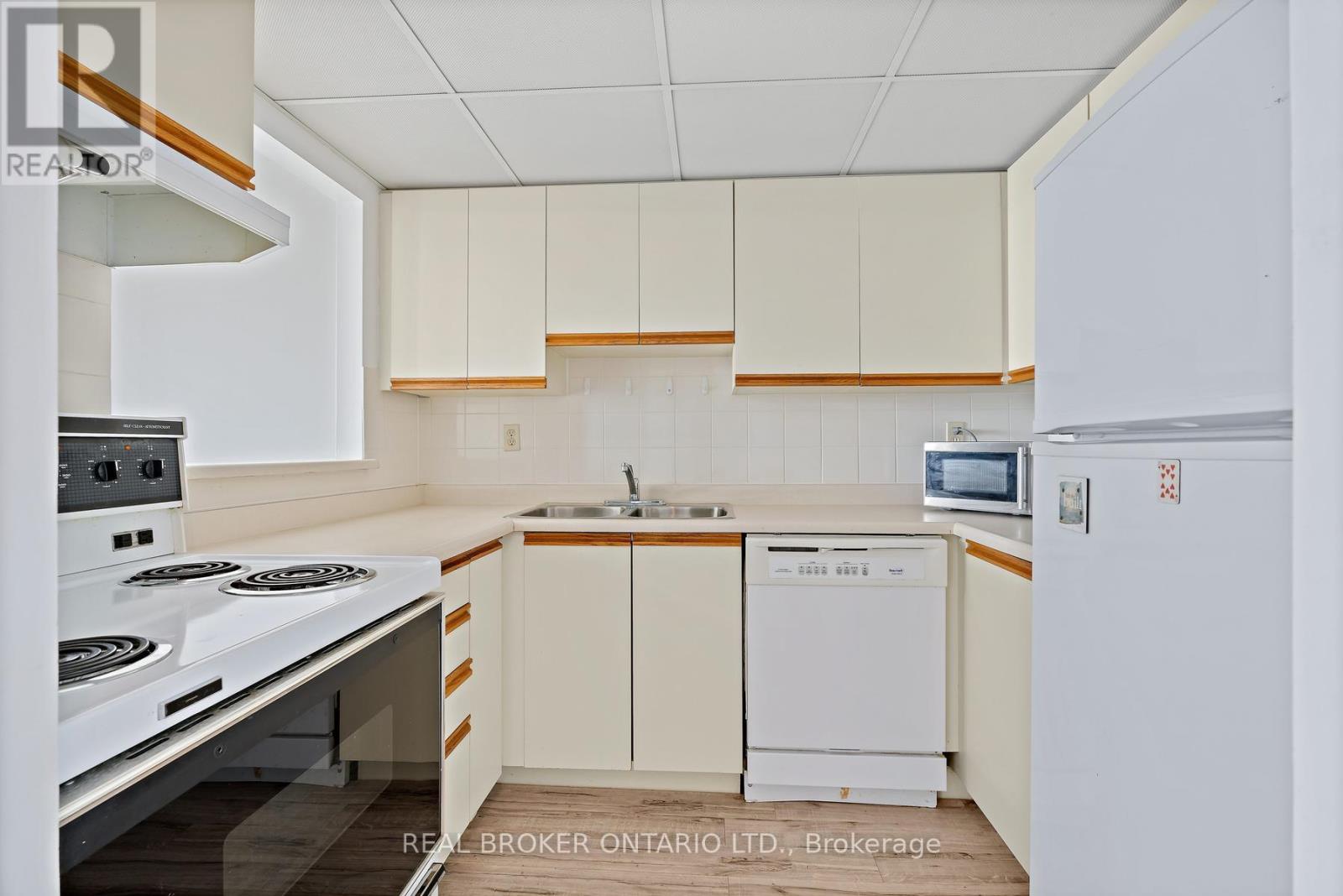 705 - 20 Mcfarlane Drive, Halton Hills (Georgetown), Ontario  L7G 5J8 - Photo 8 - W13462782