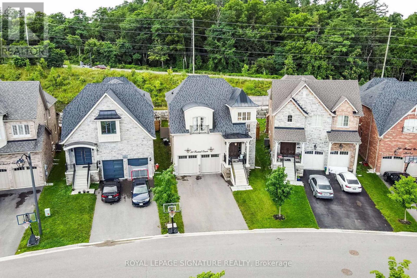 24 Foxtail Court, Halton Hills (Georgetown), Ontario  L7G 6N7 - Photo 2 - W13463322