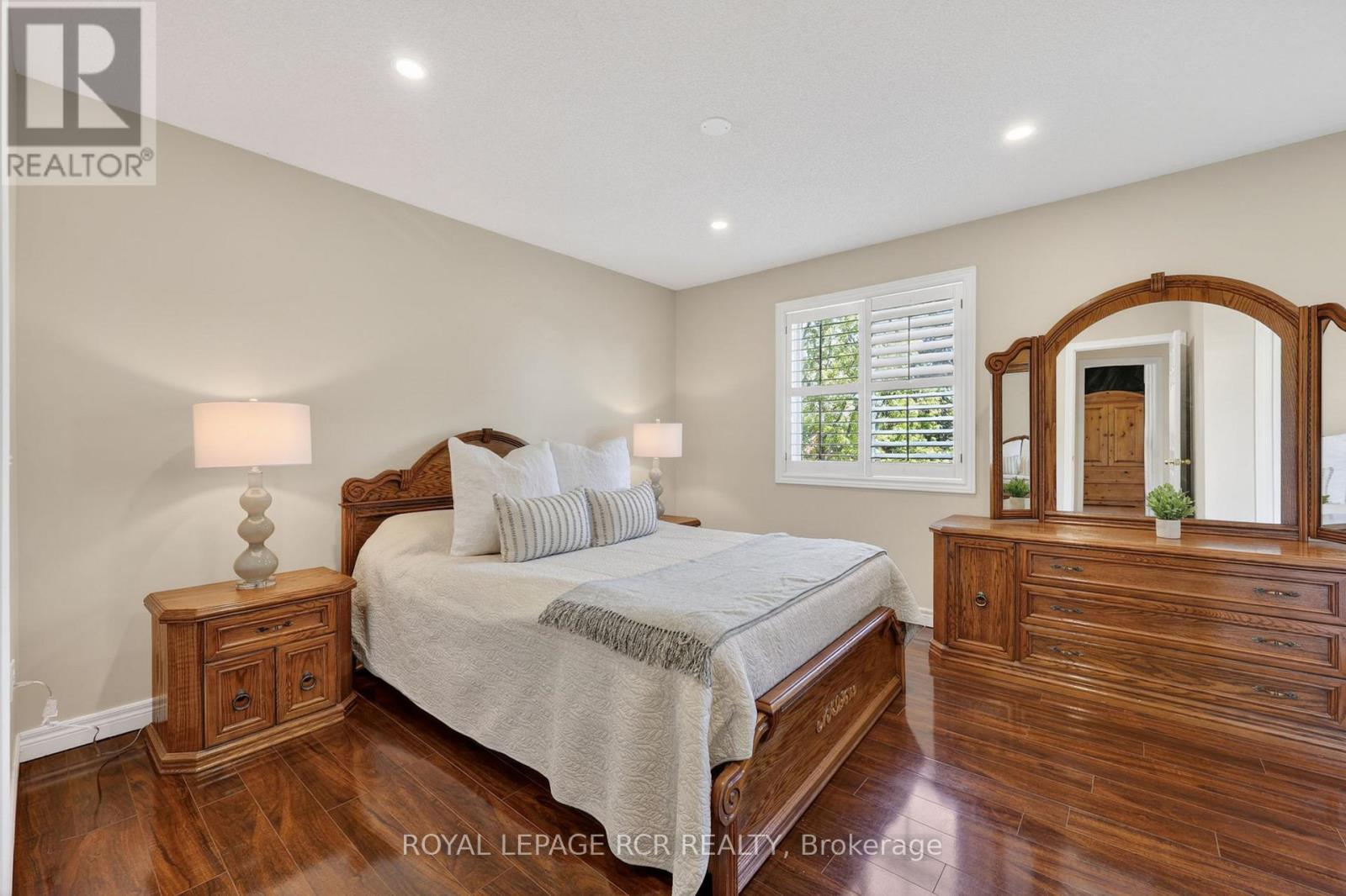 94 Atwood Avenue, Halton Hills (Georgetown), Ontario  L7G 6A1 - Photo 8 - W13463328