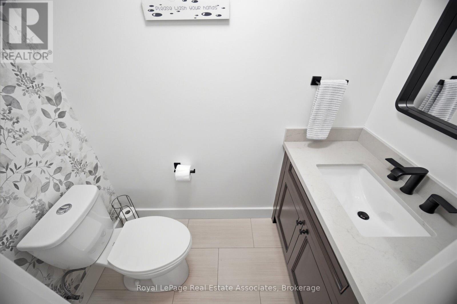 45 Cleaveholm Drive, Halton Hills (Georgetown), Ontario  L7G 3E3 - Photo 17 - W13463366