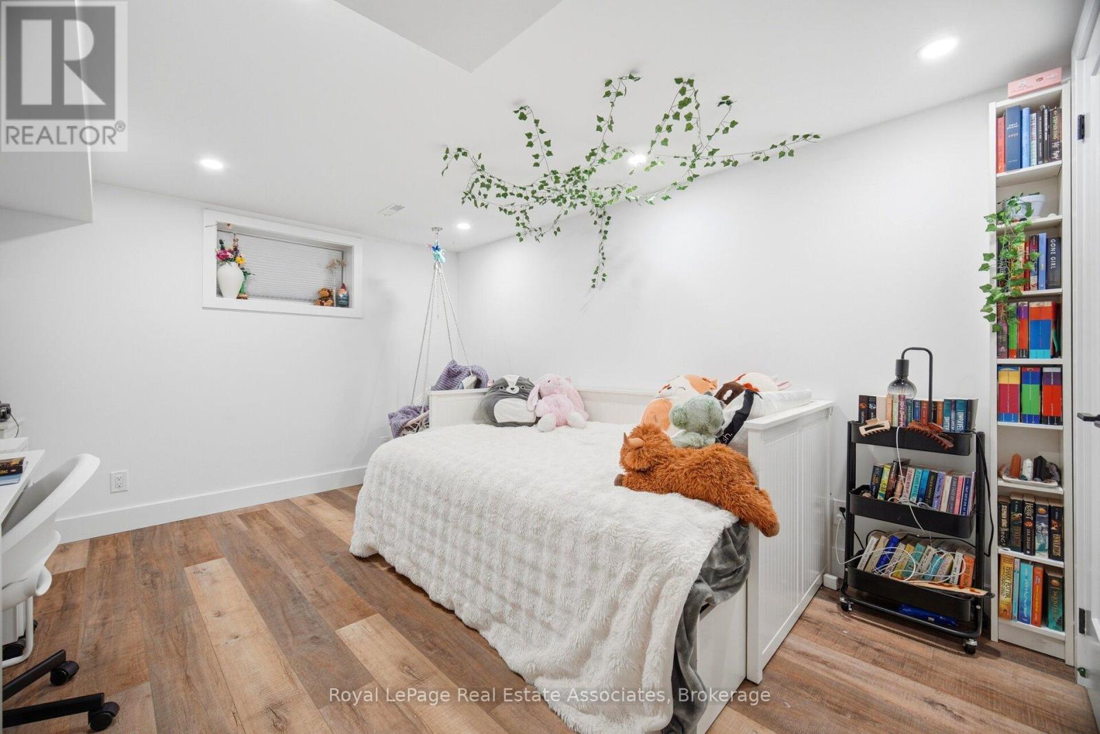 45 Cleaveholm Drive, Halton Hills (Georgetown), Ontario  L7G 3E3 - Photo 33 - W13463366