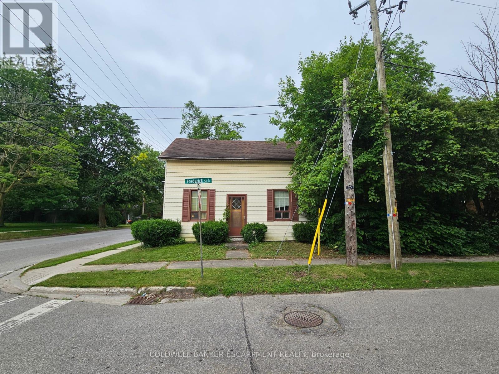99 Church Street E, Halton Hills (Ac Acton), Ontario  L7J 1K9 - Photo 2 - W13464902