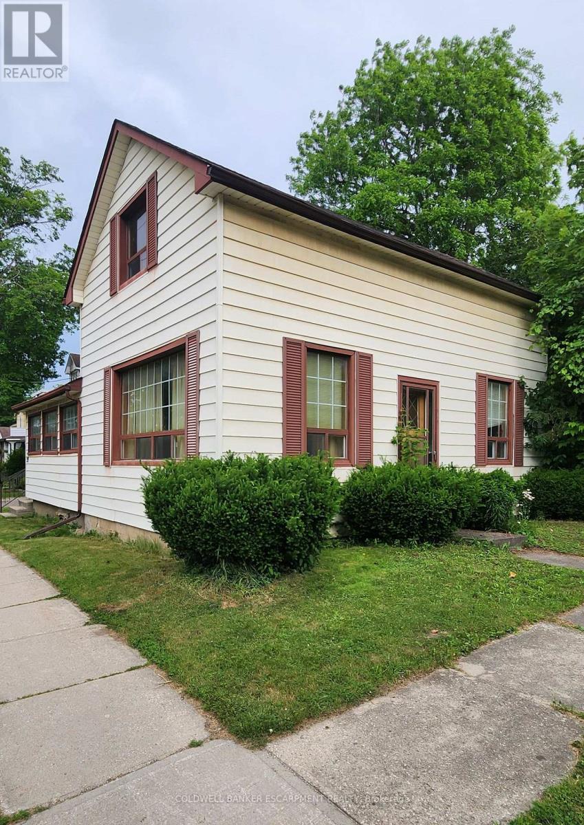 99 Church Street E, Halton Hills (Ac Acton), Ontario  L7J 1K9 - Photo 3 - W13464902