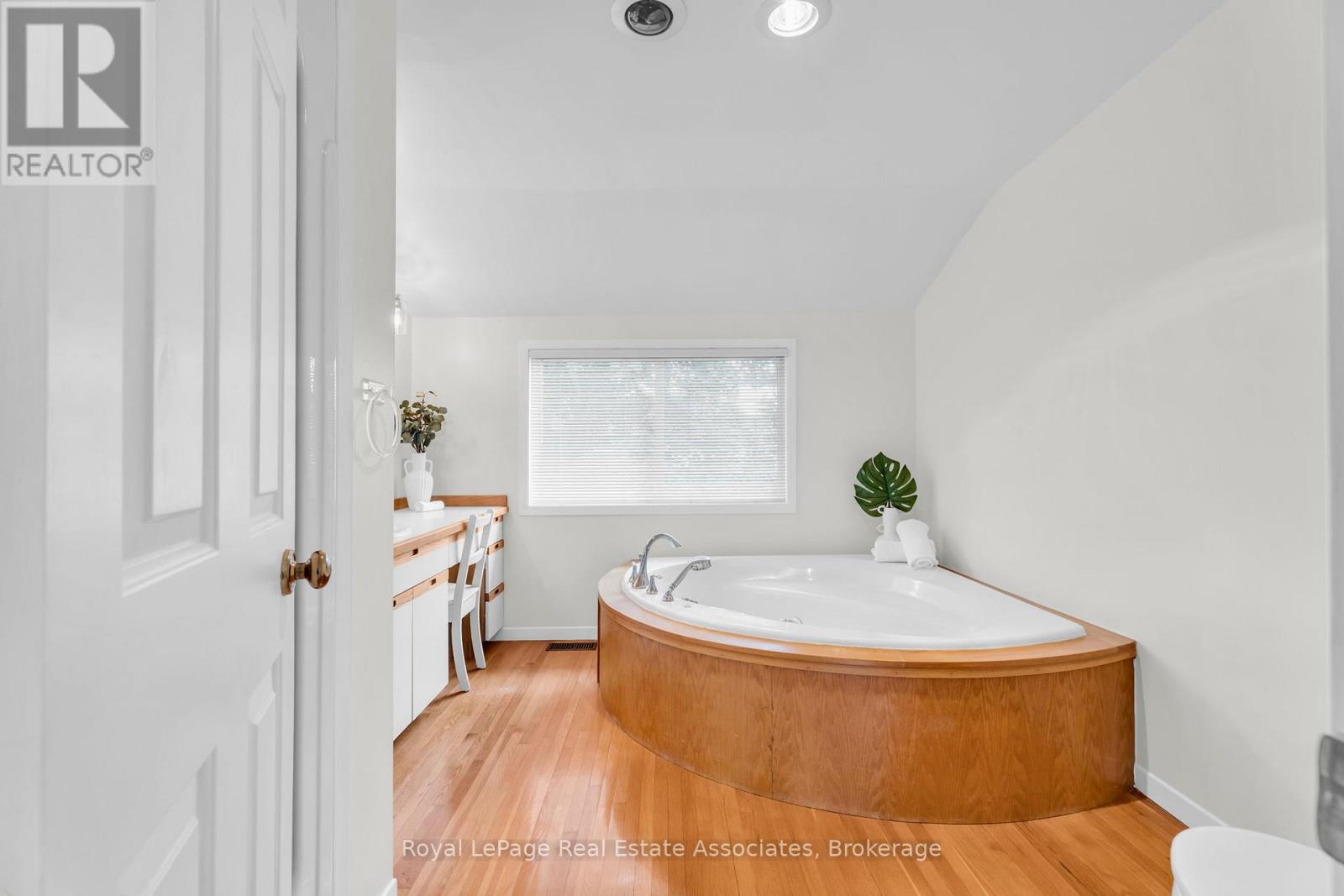182 Rexway Drive, Halton Hills (Georgetown), Ontario  L7G 1S3 - Photo 24 - W13466246
