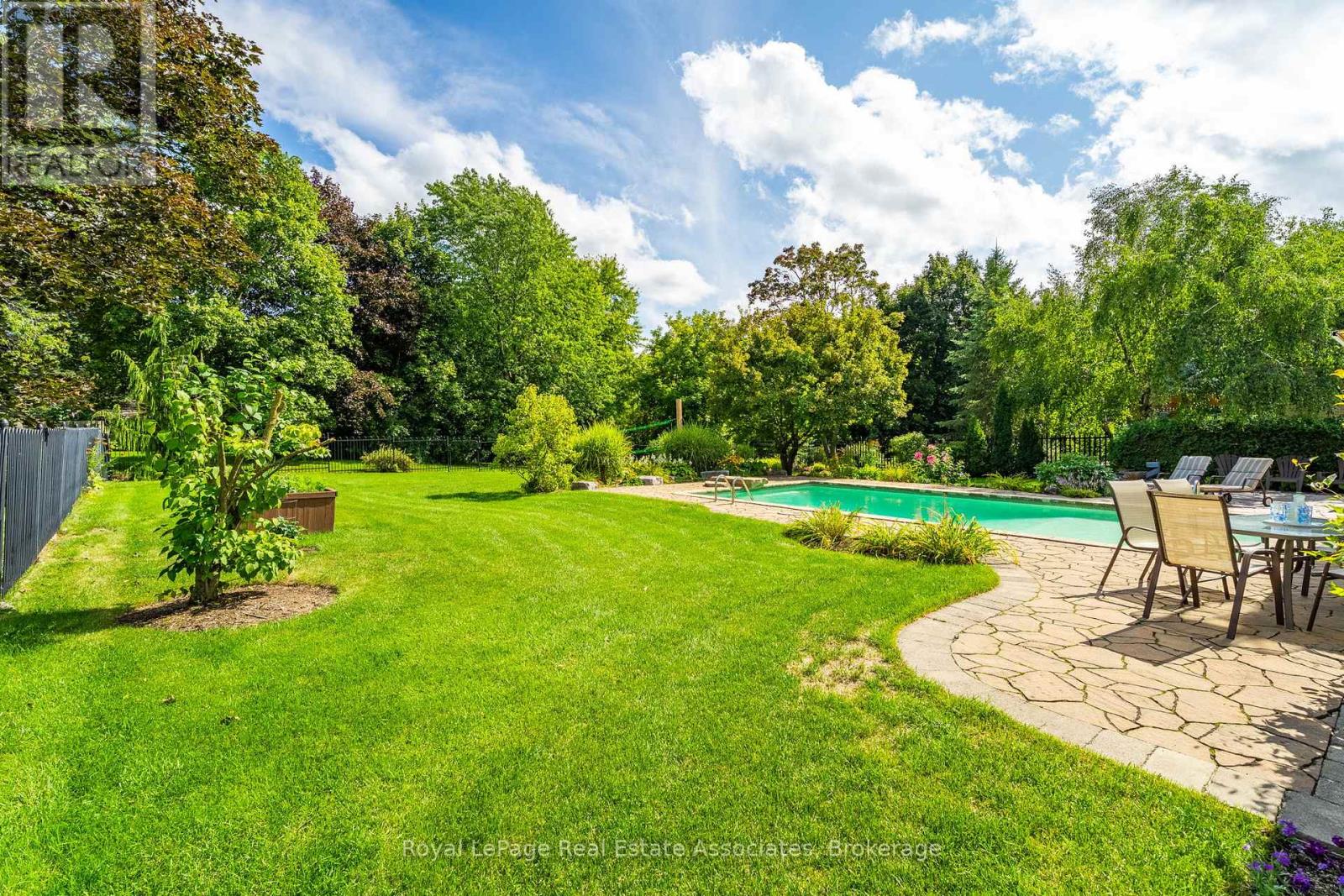 182 Rexway Drive, Halton Hills (Georgetown), Ontario  L7G 1S3 - Photo 47 - W13466246