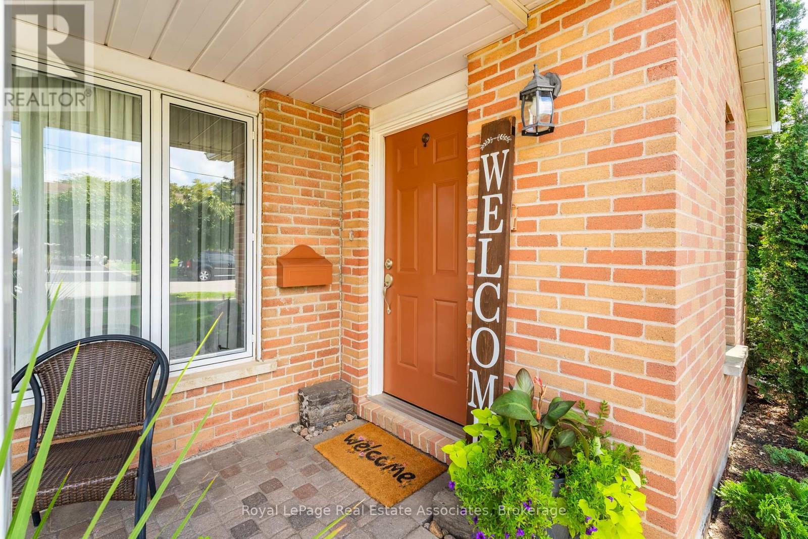 182 Rexway Drive, Halton Hills (Georgetown), Ontario  L7G 1S3 - Photo 5 - W13466246