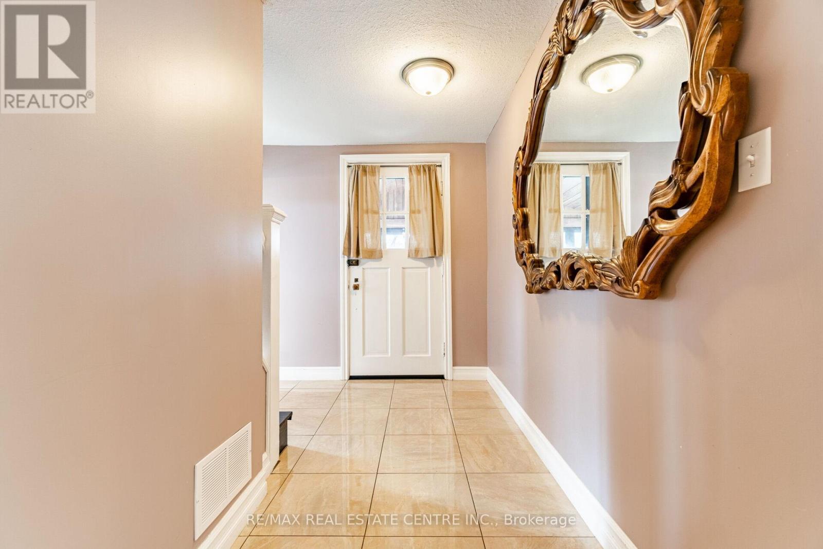 8681 Canyon Road, Milton, Ontario  L0P 1B0 - Photo 5 - W13467074