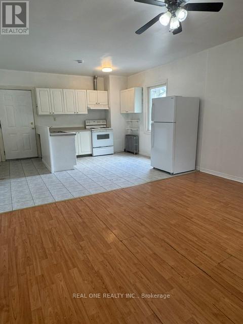 Apartment B - 10 Mill Street E, Halton Hills (Ac Acton), Ontario  L7J 1G9 - Photo 2 - W13470524