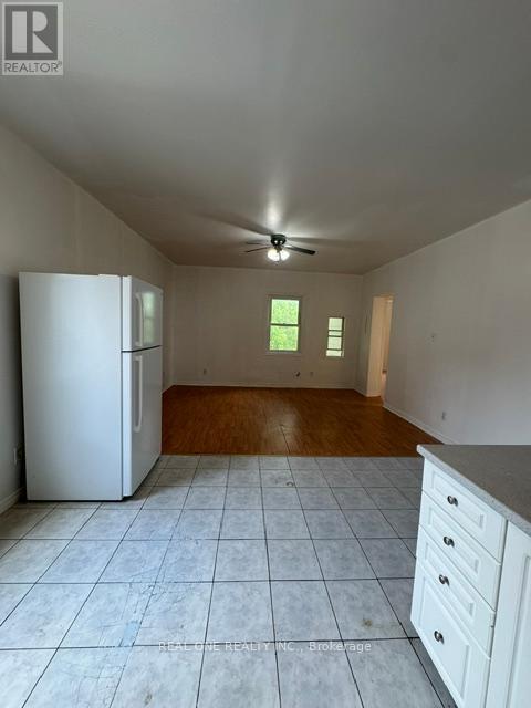 Apartment B - 10 Mill Street E, Halton Hills (Ac Acton), Ontario  L7J 1G9 - Photo 3 - W13470524
