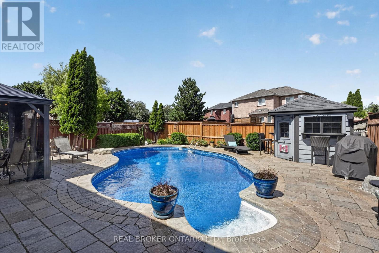 74 Harley Avenue, Halton Hills (Georgetown), Ontario  L7G 5R8 - Photo 2 - W13473838