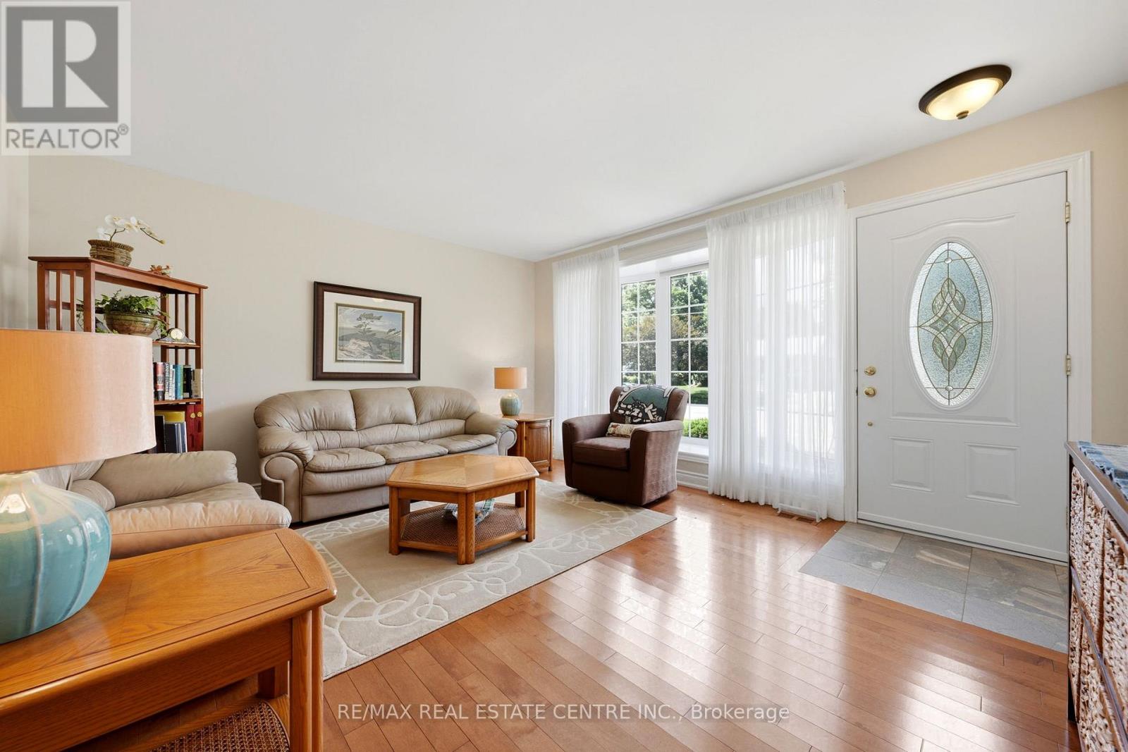 5 Hale Drive, Halton Hills (Georgetown), Ontario  L7G 4C3 - Photo 5 - W13474780