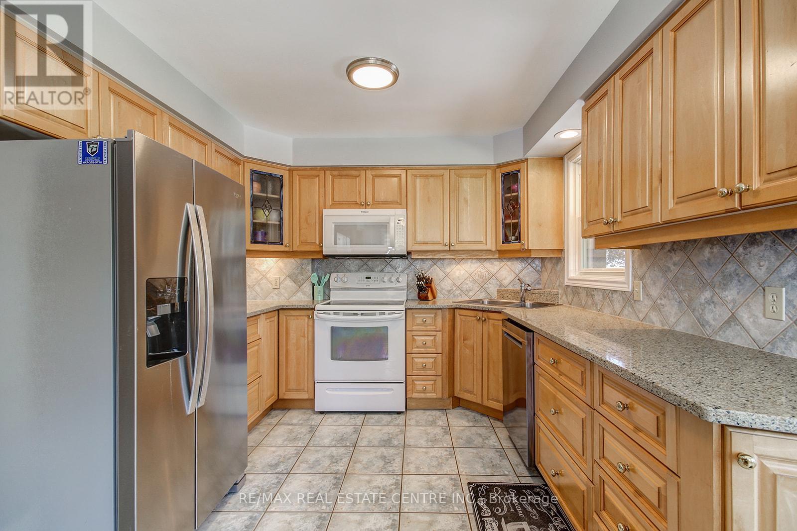 200 Delrex Boulevard, Halton Hills (Georgetown), Ontario  L7G 4E7 - Photo 13 - W13477276