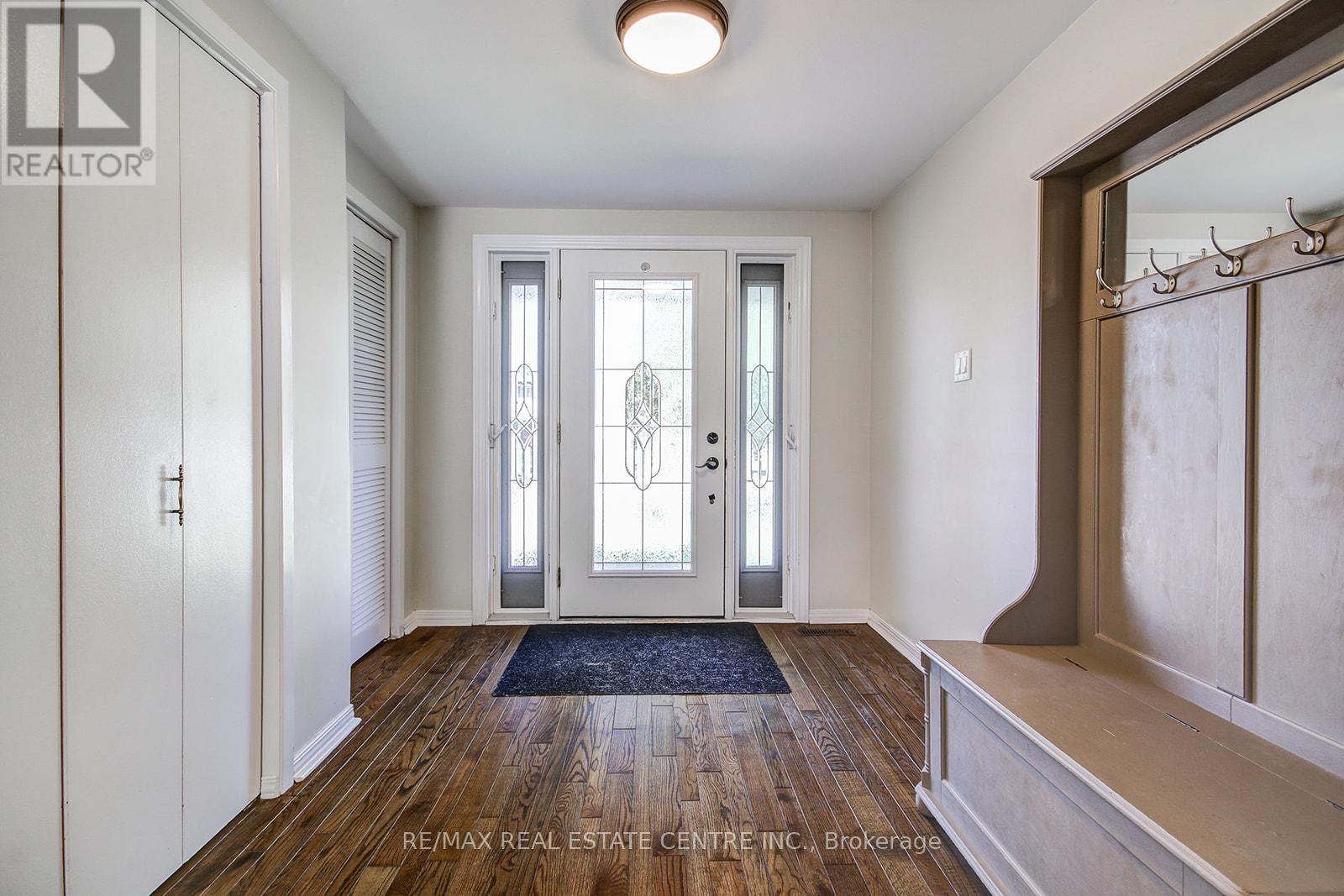 200 Delrex Boulevard, Halton Hills (Georgetown), Ontario  L7G 4E7 - Photo 5 - W13477276