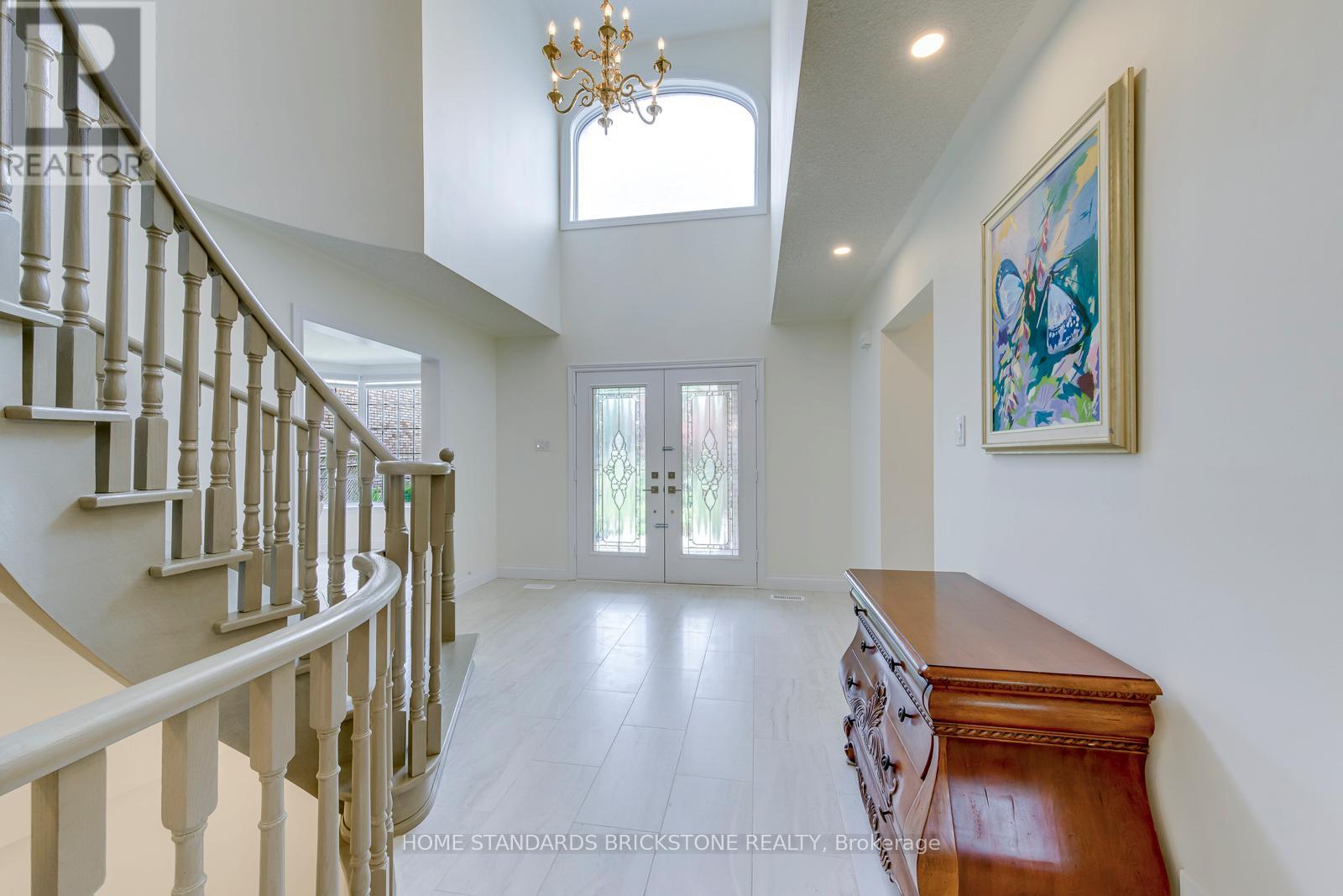 15 Samuel Crescent, Halton Hills (Georgetown), Ontario  L7G 5J2 - Photo 3 - W13477398