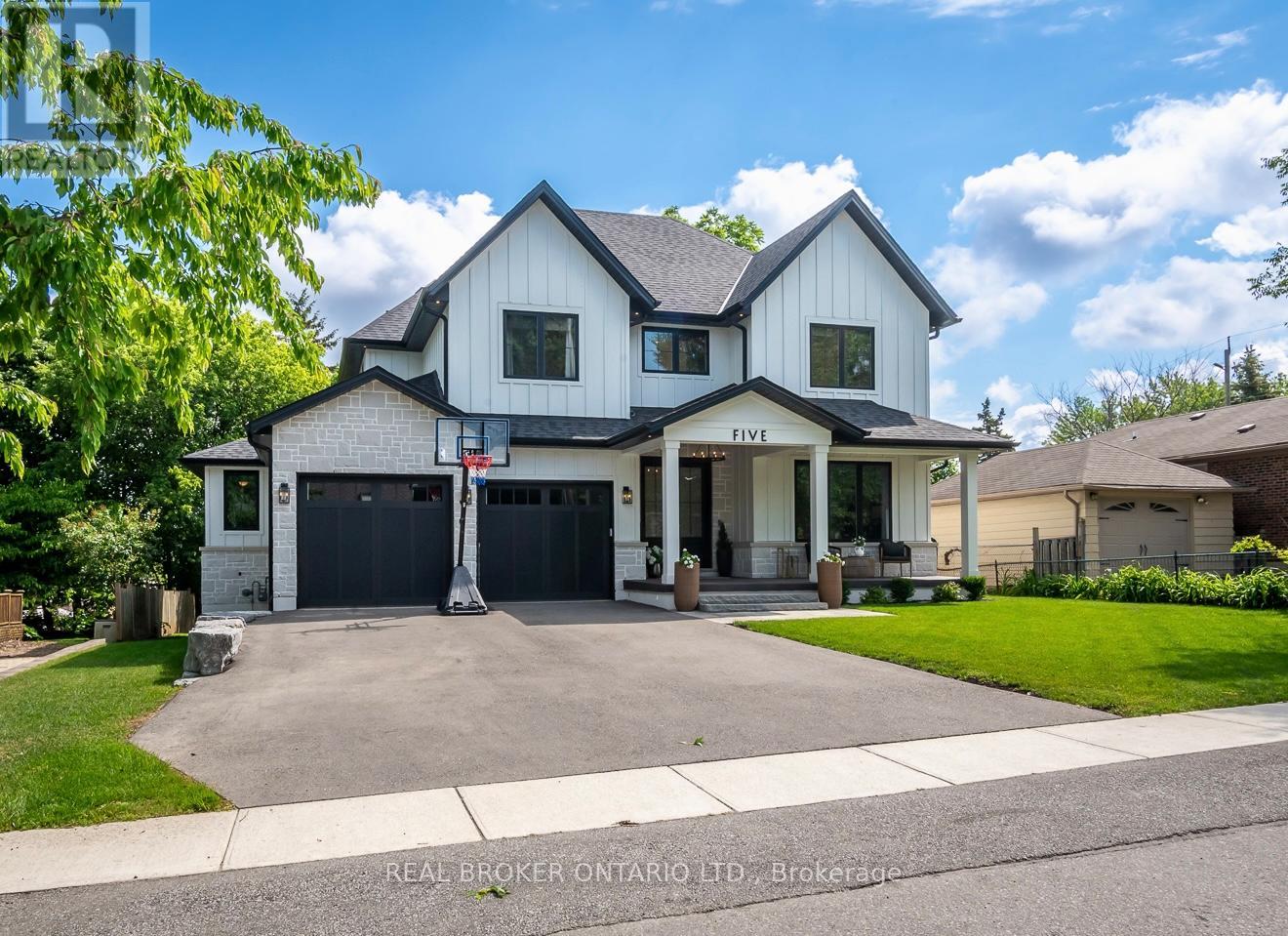 5 Arletta Street, Halton Hills (Georgetown), Ontario  L7G 3J2 - Photo 2 - W13478128