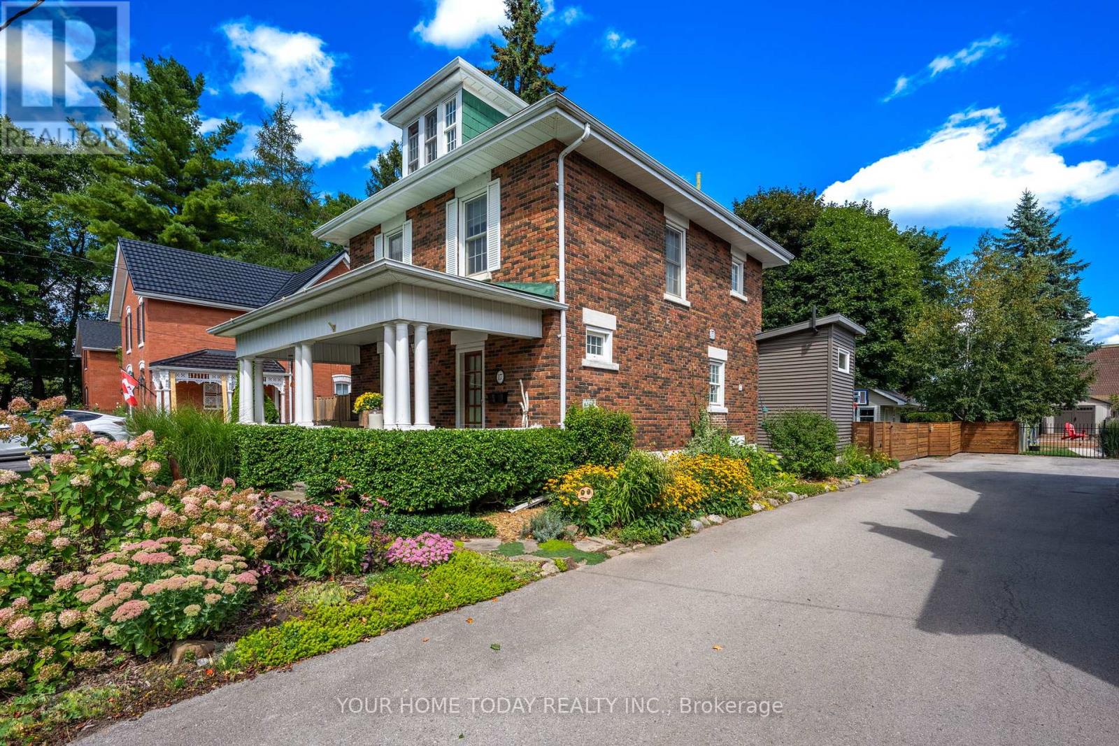 17 Park Avenue, Halton Hills (Ac Acton), Ontario  L7J 1Y3 - Photo 2 - W13479126