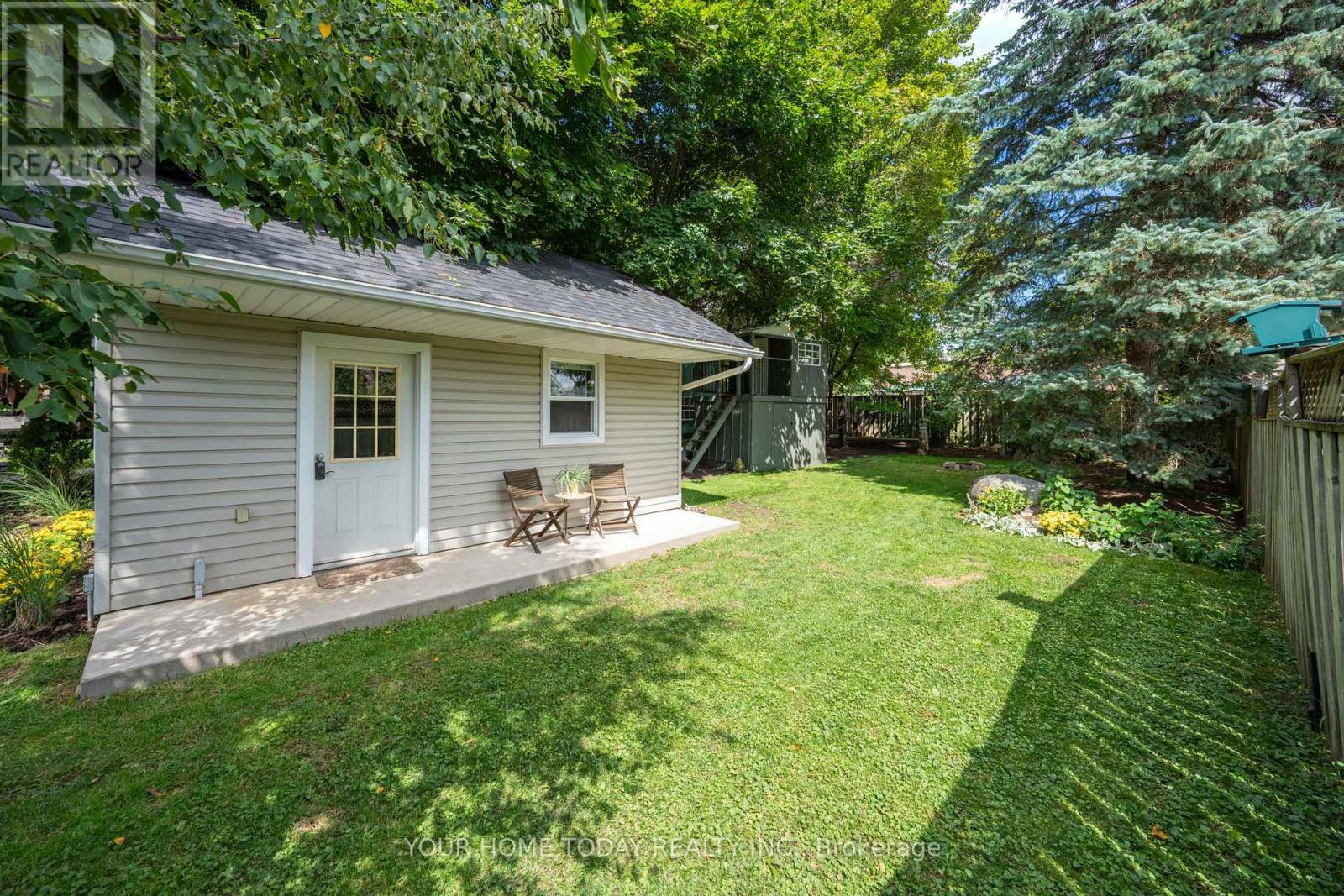 17 Park Avenue, Halton Hills (Ac Acton), Ontario  L7J 1Y3 - Photo 34 - W13479126
