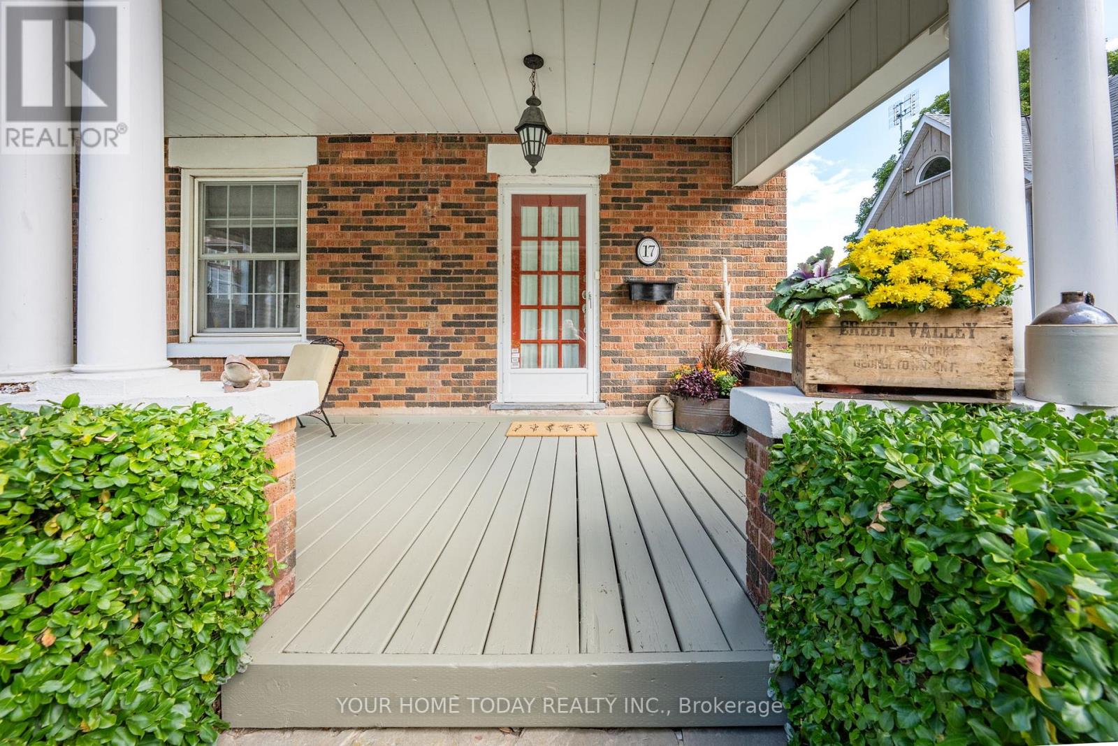 17 Park Avenue, Halton Hills (Ac Acton), Ontario  L7J 1Y3 - Photo 4 - W13479126