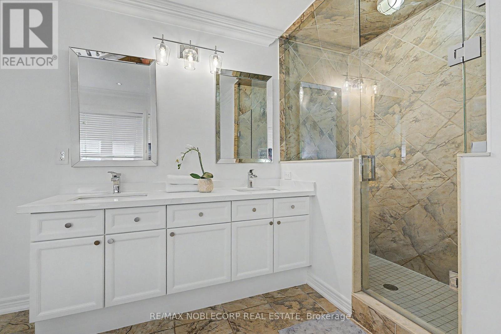 68 Meadowglen Boulevard, Halton Hills (Georgetown), Ontario  L7G 6J3 - Photo 23 - W13483598