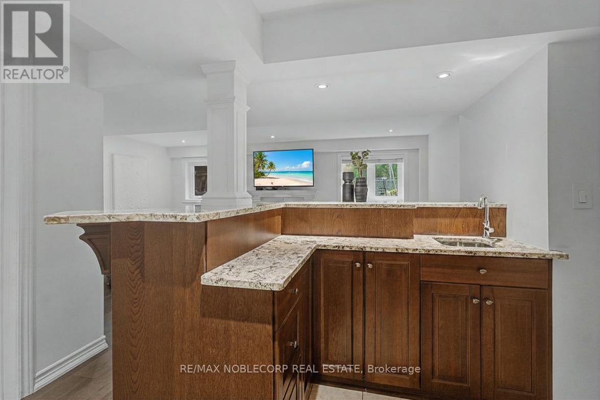 68 Meadowglen Boulevard, Halton Hills (Georgetown), Ontario  L7G 6J3 - Photo 34 - W13483598