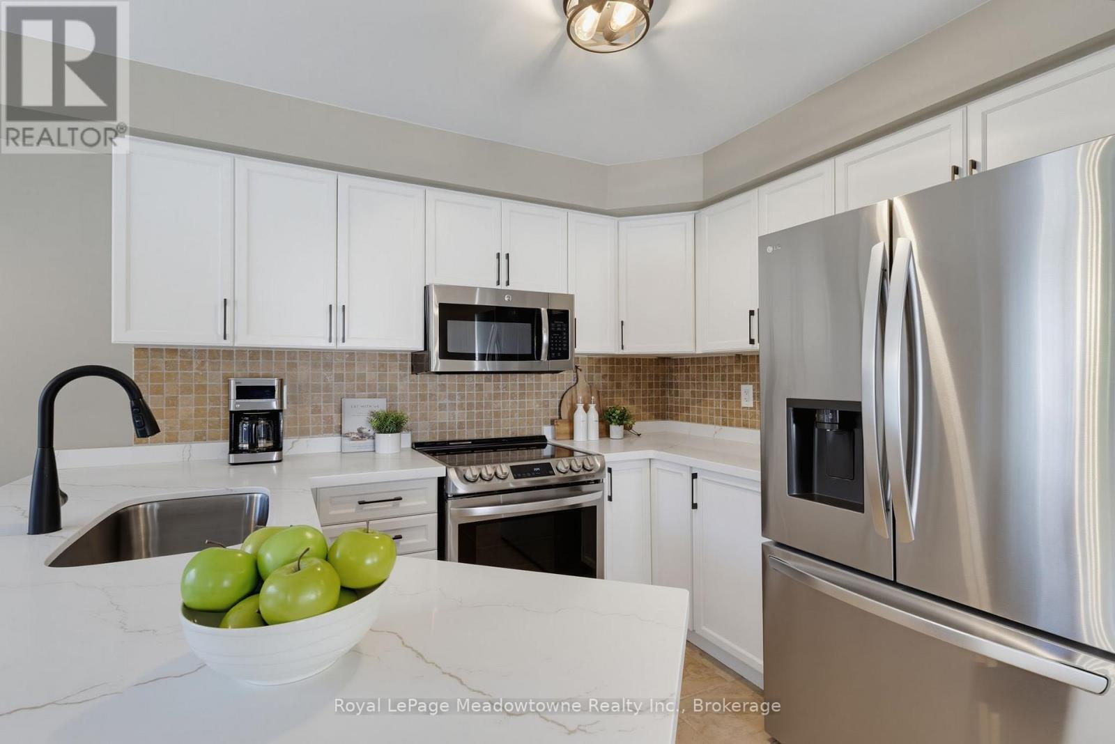 33 Milfoil Street, Halton Hills (Georgetown), Ontario  L7G 6M5 - Photo 12 - W13484756