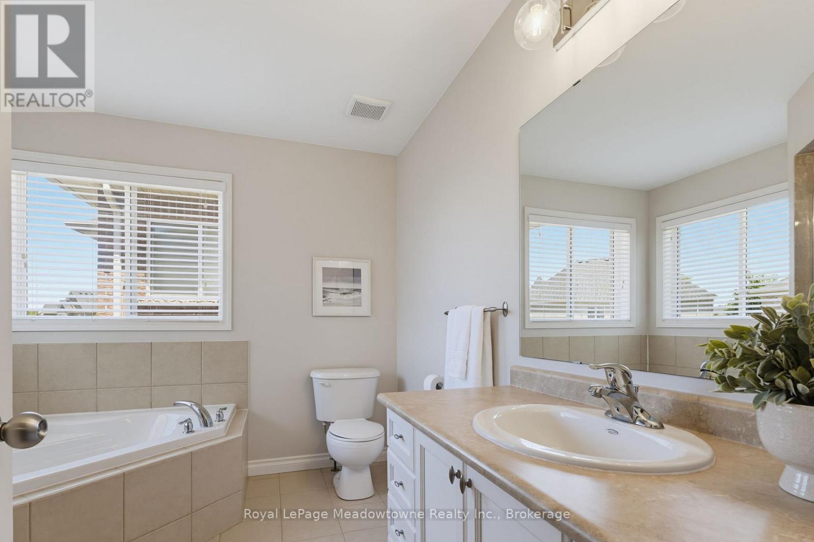 33 Milfoil Street, Halton Hills (Georgetown), Ontario  L7G 6M5 - Photo 22 - W13484756