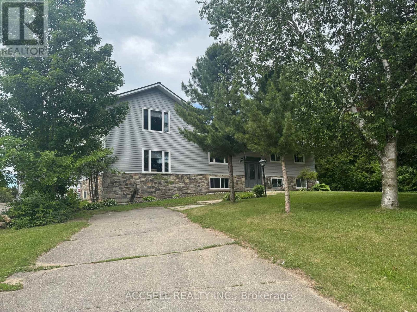 14222 Dublin Line, Halton Hills (Rural Halton Hills), Ontario  L7J 2L9 - Photo 2 - W13484860
