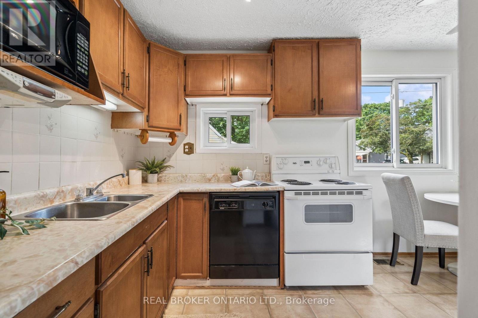 230 Mason Boulevard, Halton Hills (Ac Acton), Ontario  L7J 1A8 - Photo 10 - W13486196