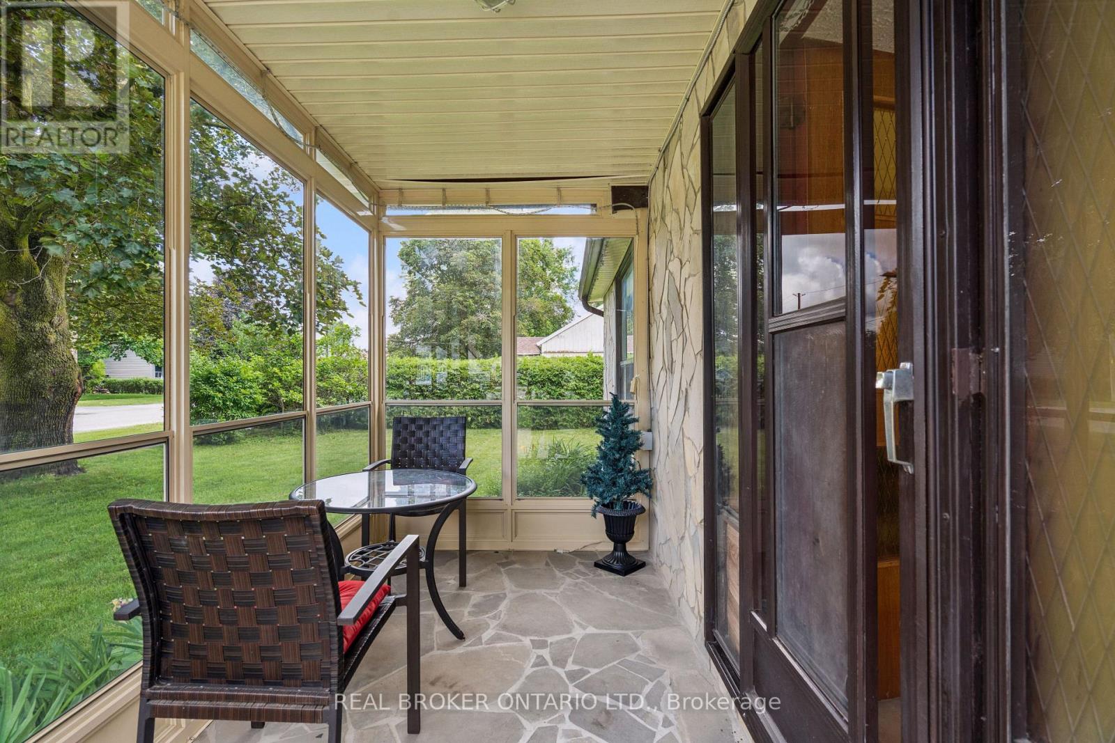 230 Mason Boulevard, Halton Hills (Ac Acton), Ontario  L7J 1A8 - Photo 6 - W13486196