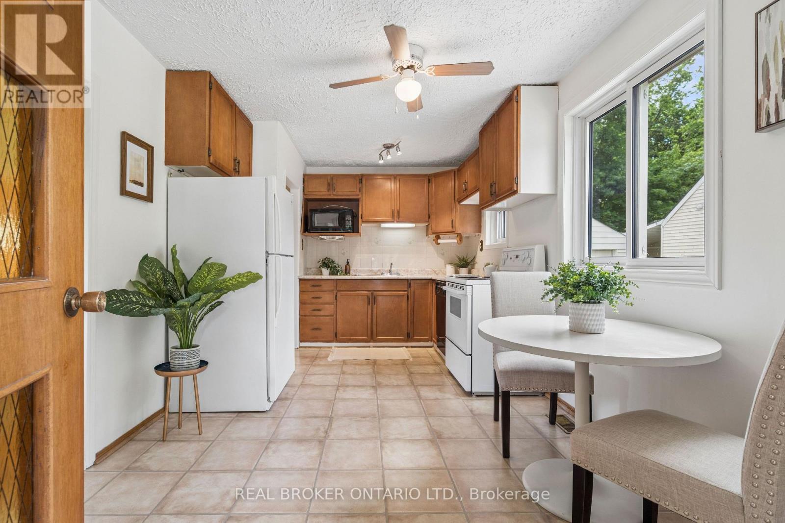 230 Mason Boulevard, Halton Hills (Ac Acton), Ontario  L7J 1A8 - Photo 7 - W13486196