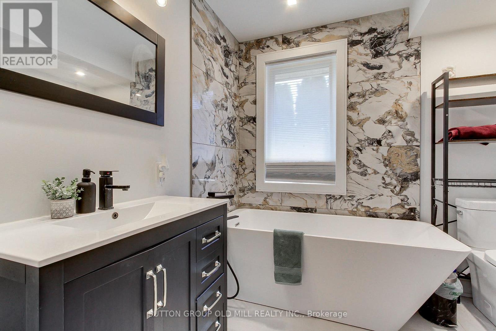 23 Moore Park Crescent, Halton Hills (Georgetown), Ontario  L7G 2T3 - Photo 23 - W13487512