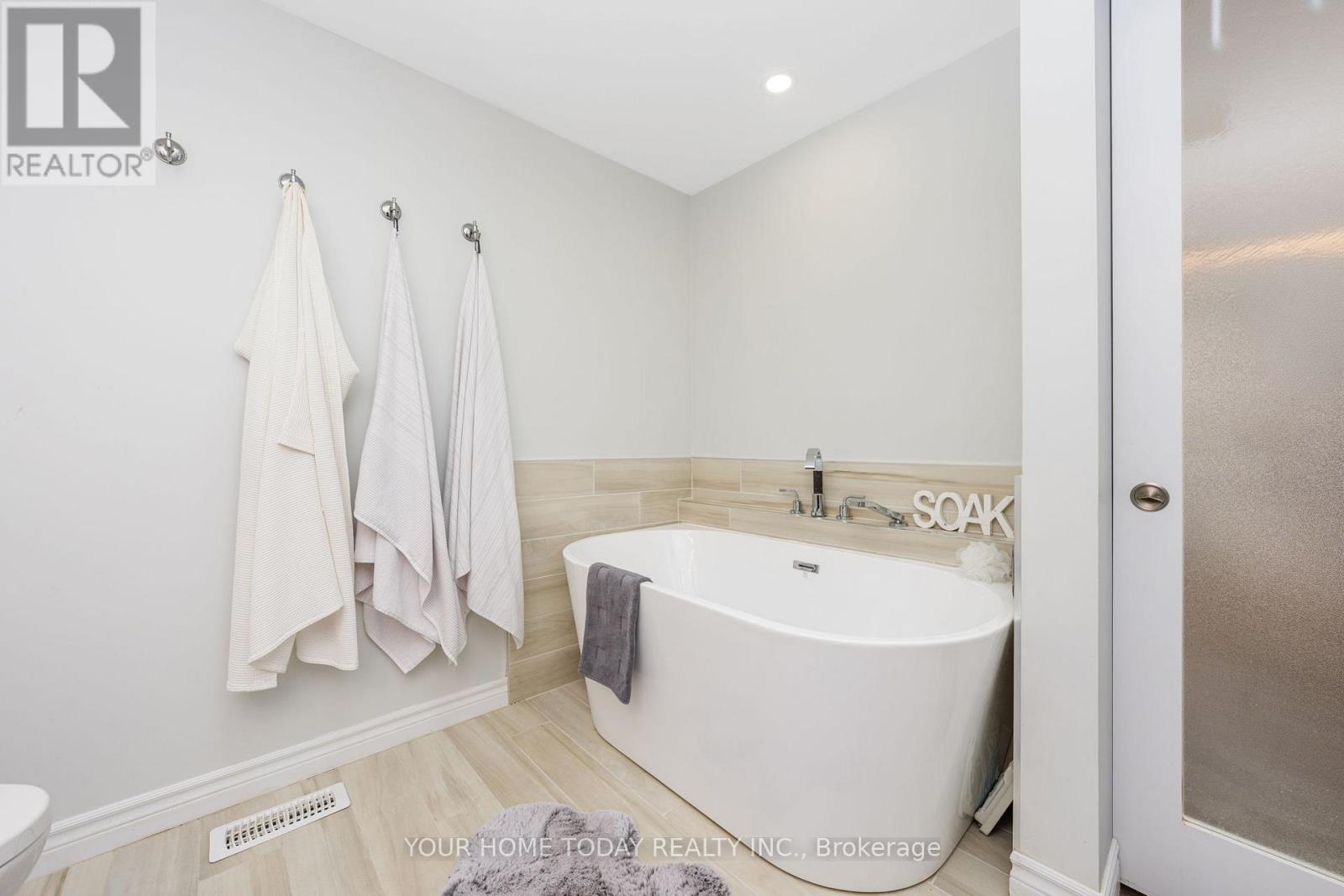 20 Elgin Street, Halton Hills (Georgetown), Ontario  L7G 3M3 - Photo 22 - W13487770
